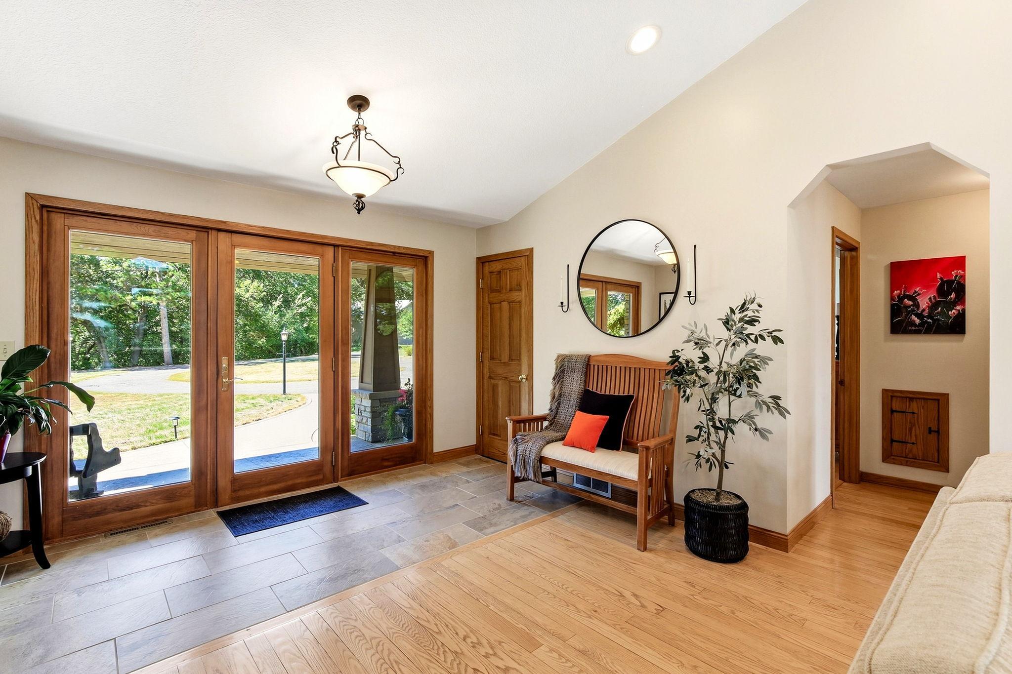 7-web-or-mls-1963-Quant-Ave-N-07.jpg