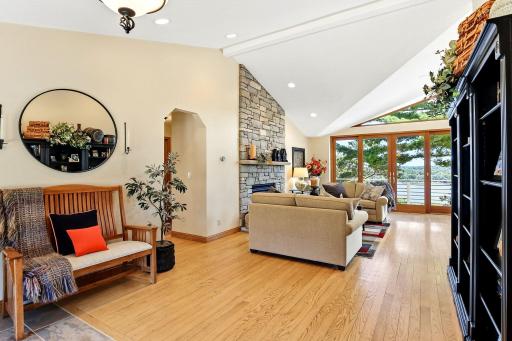 9-web-or-mls-1963-Quant-Ave-N-09 - Copy.jpg
