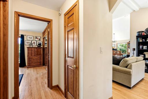23-web-or-mls-1963-Quant-Ave-N-23.jpg