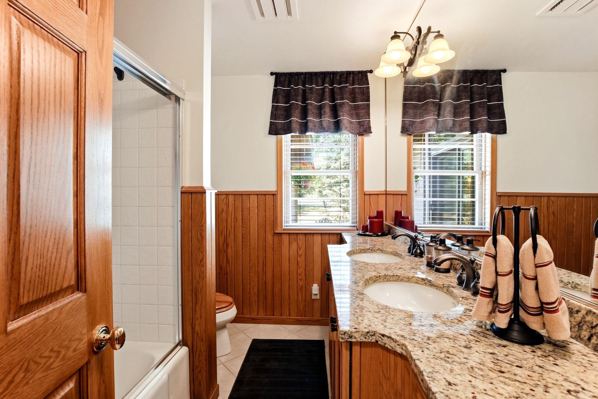 26-web-or-mls-1963-Quant-Ave-N-26.jpg
