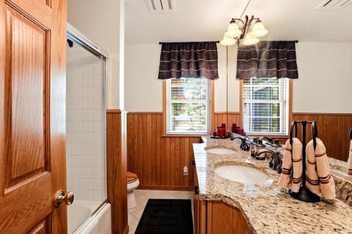 26-web-or-mls-1963-Quant-Ave-N-26.jpg