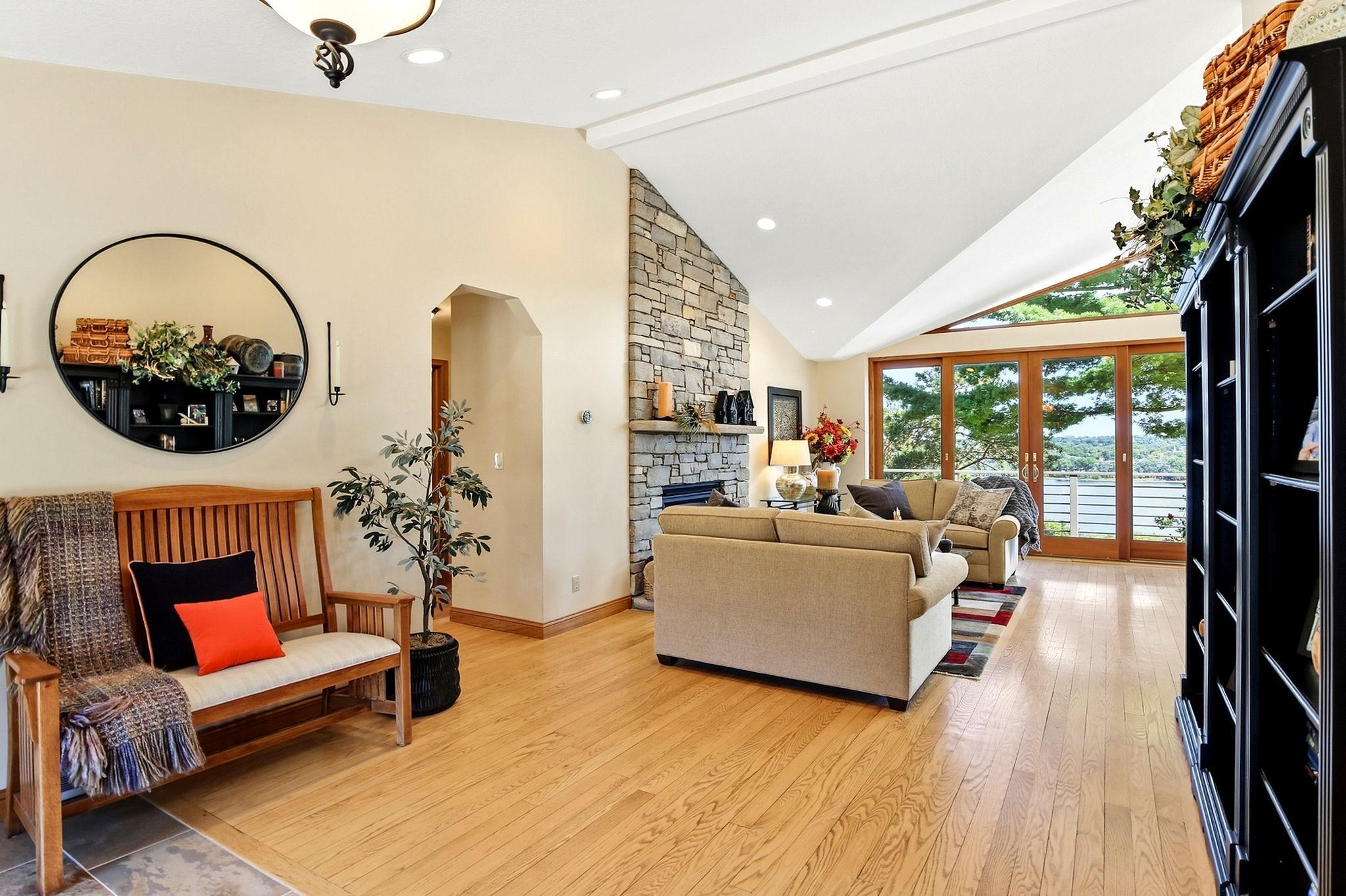 9-web-or-mls-1963-Quant-Ave-N-09 - Copy.jpg