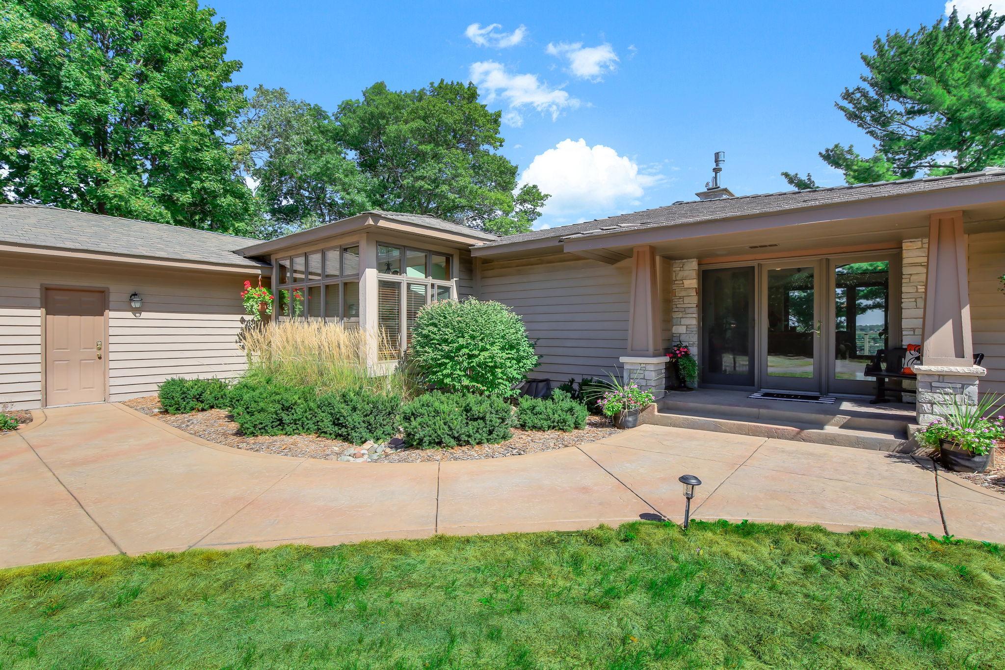 5-web-or-mls-1963-Quant-Ave-N-05.jpg
