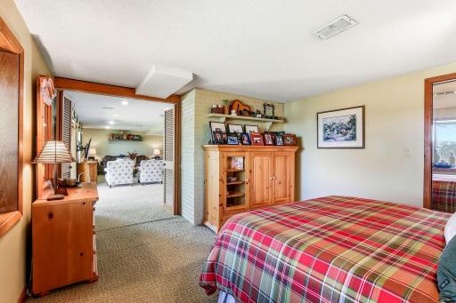 49-web-or-mls-1963-Quant-Ave-N-49.jpg