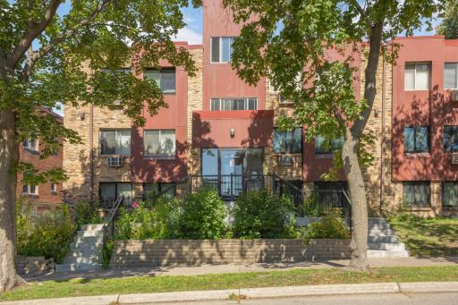 520 Ridgewood Avenue, 102, Minneapolis, MN 55403