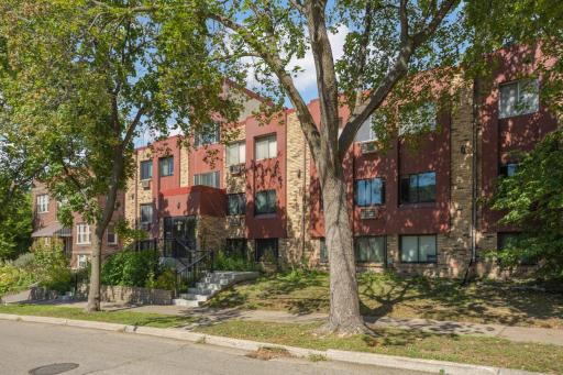 520 Ridgewood Avenue, 102, Minneapolis, MN 55403