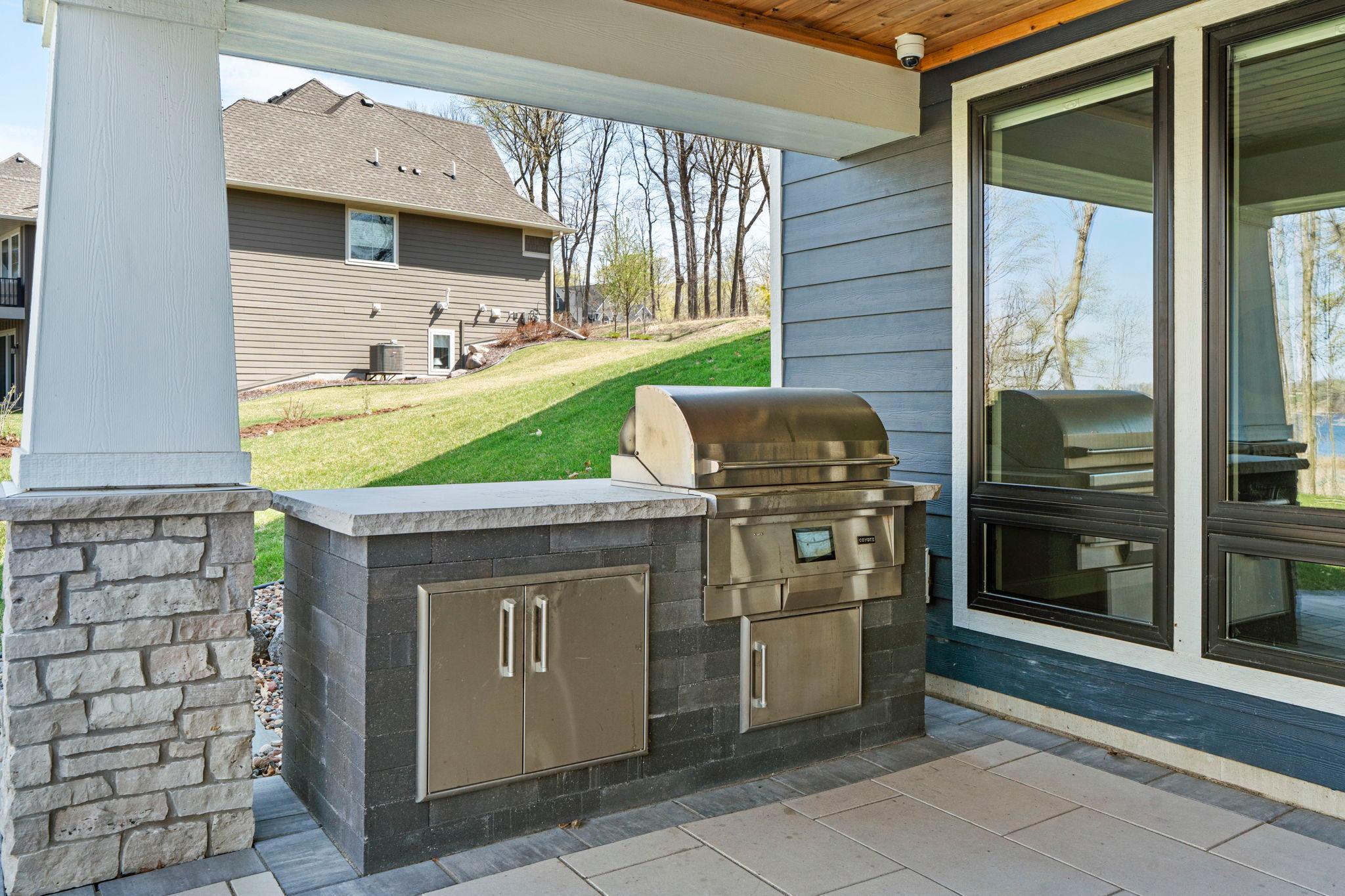 Built in gas grill