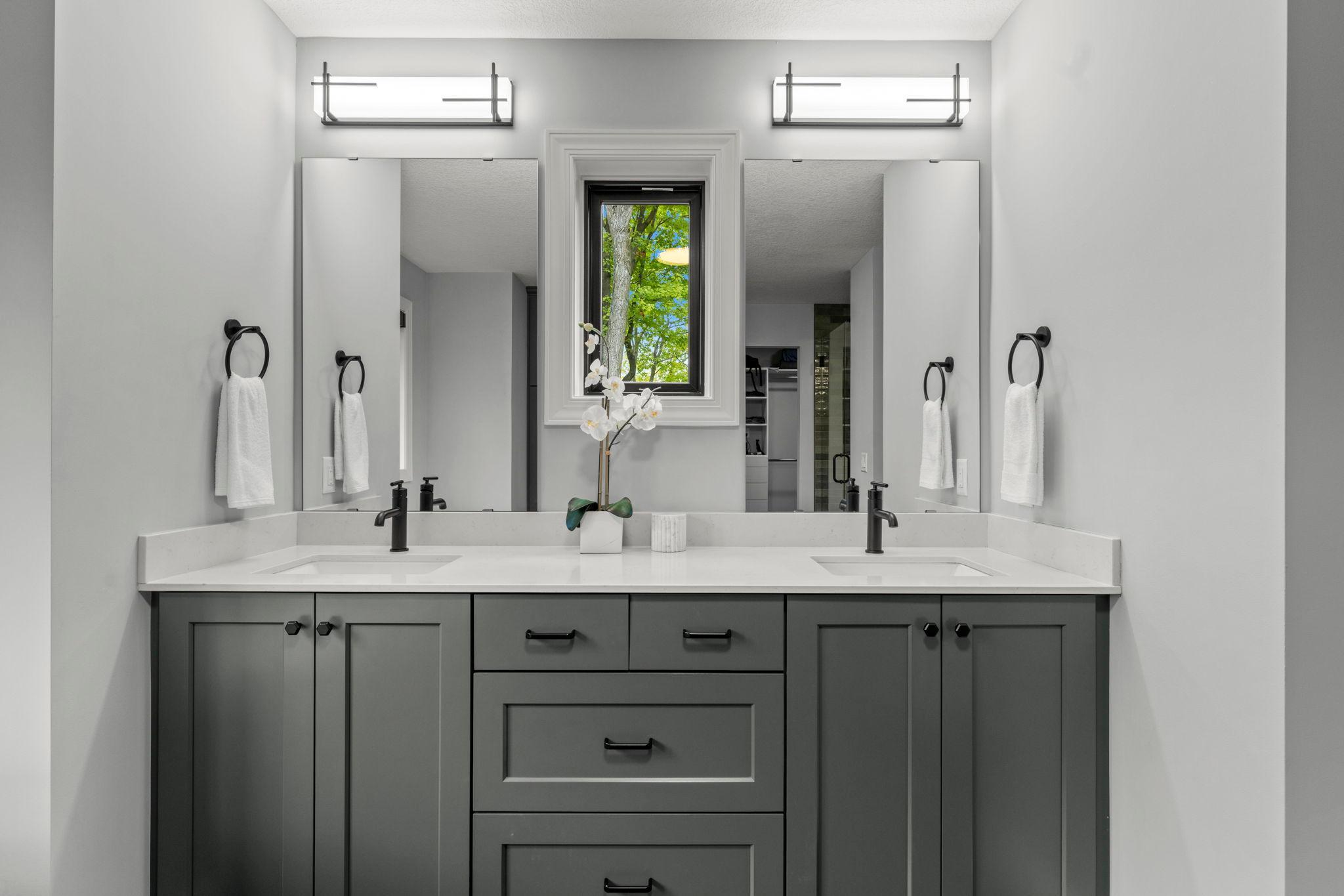 Owner's bath suite
