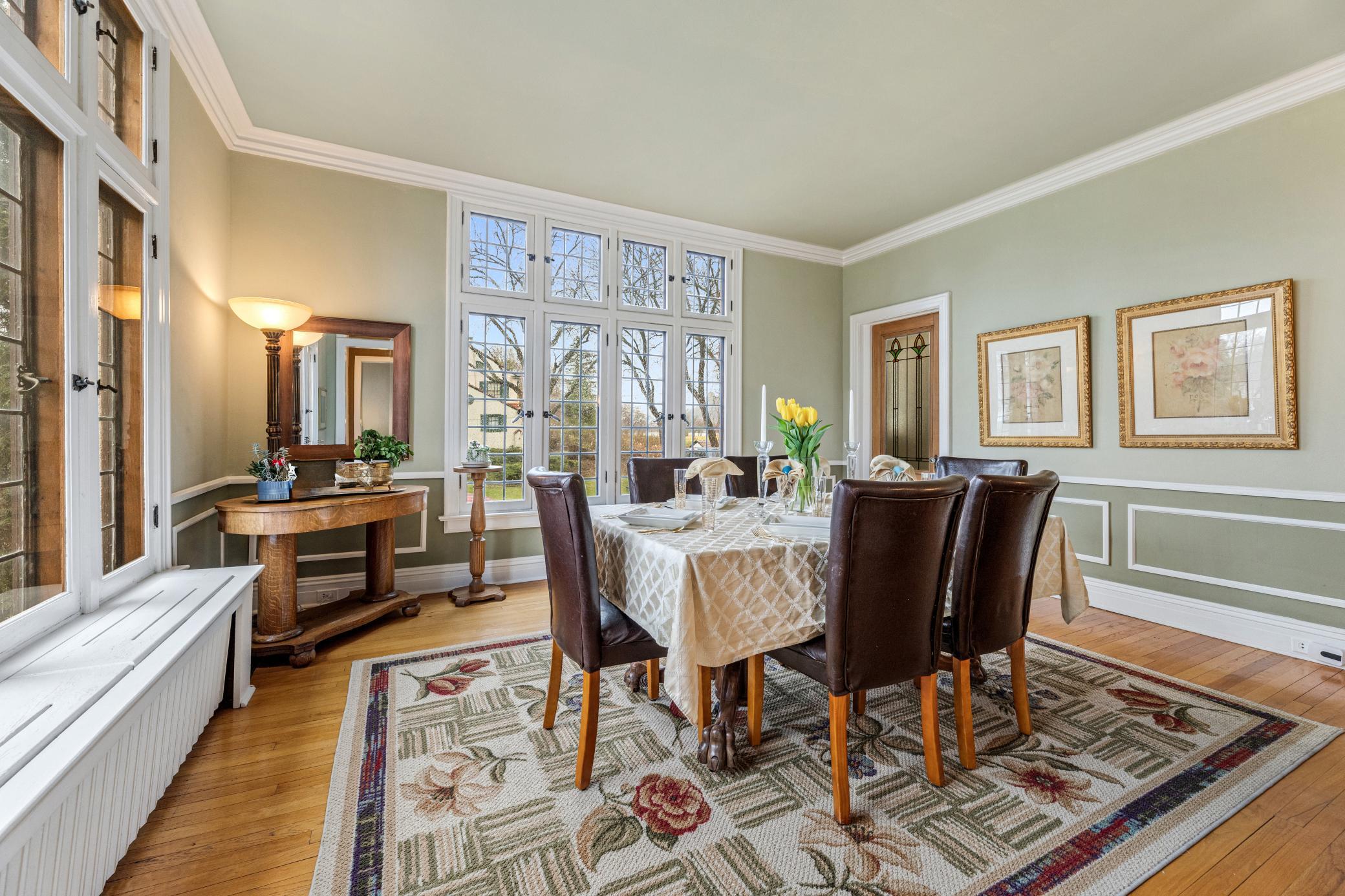 12 dining room.jpg