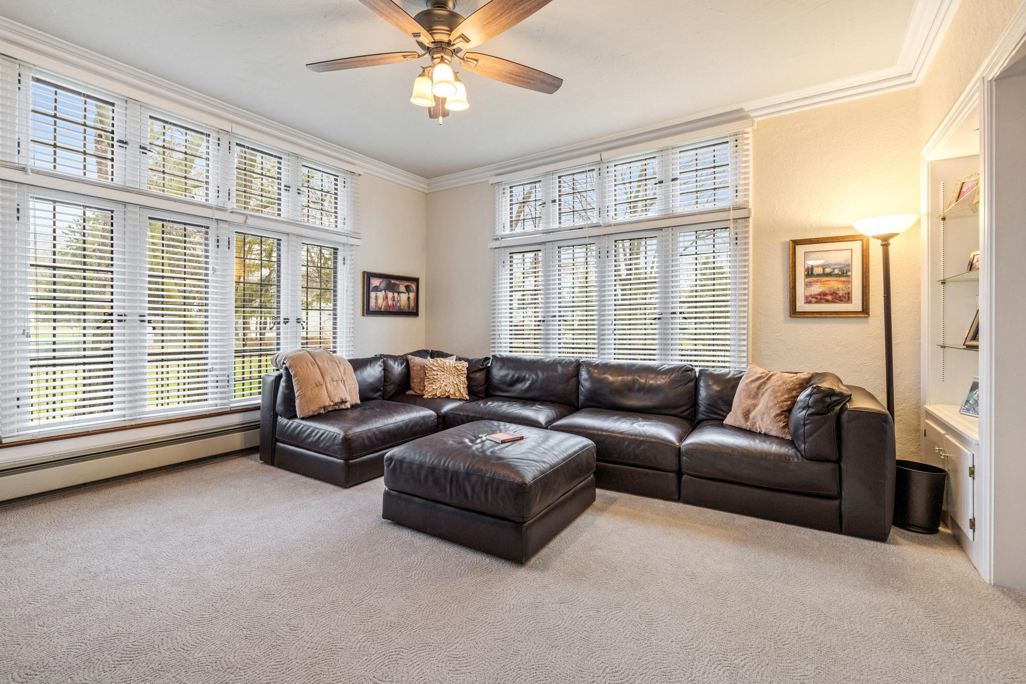 11 family room.jpg