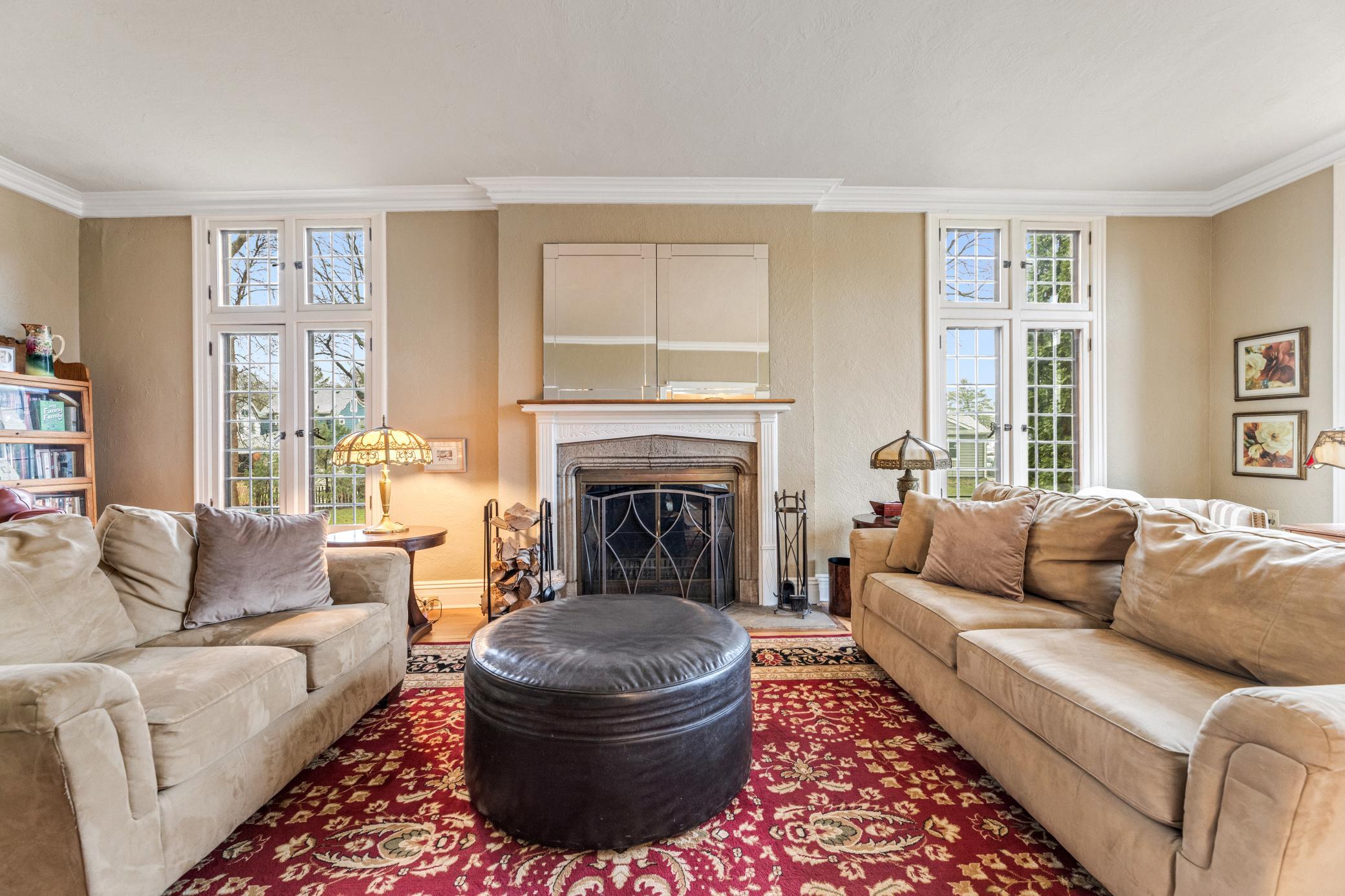 08 living room.jpg