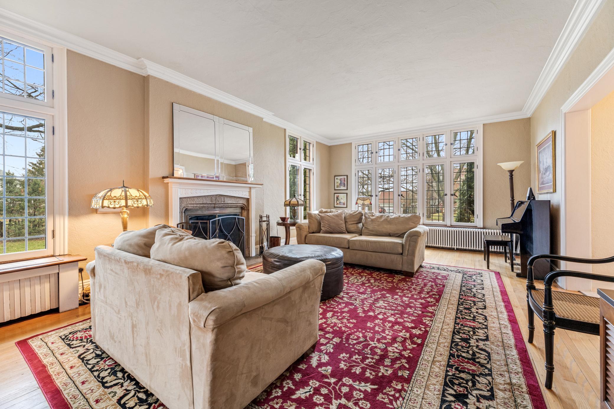 07 living room.jpg