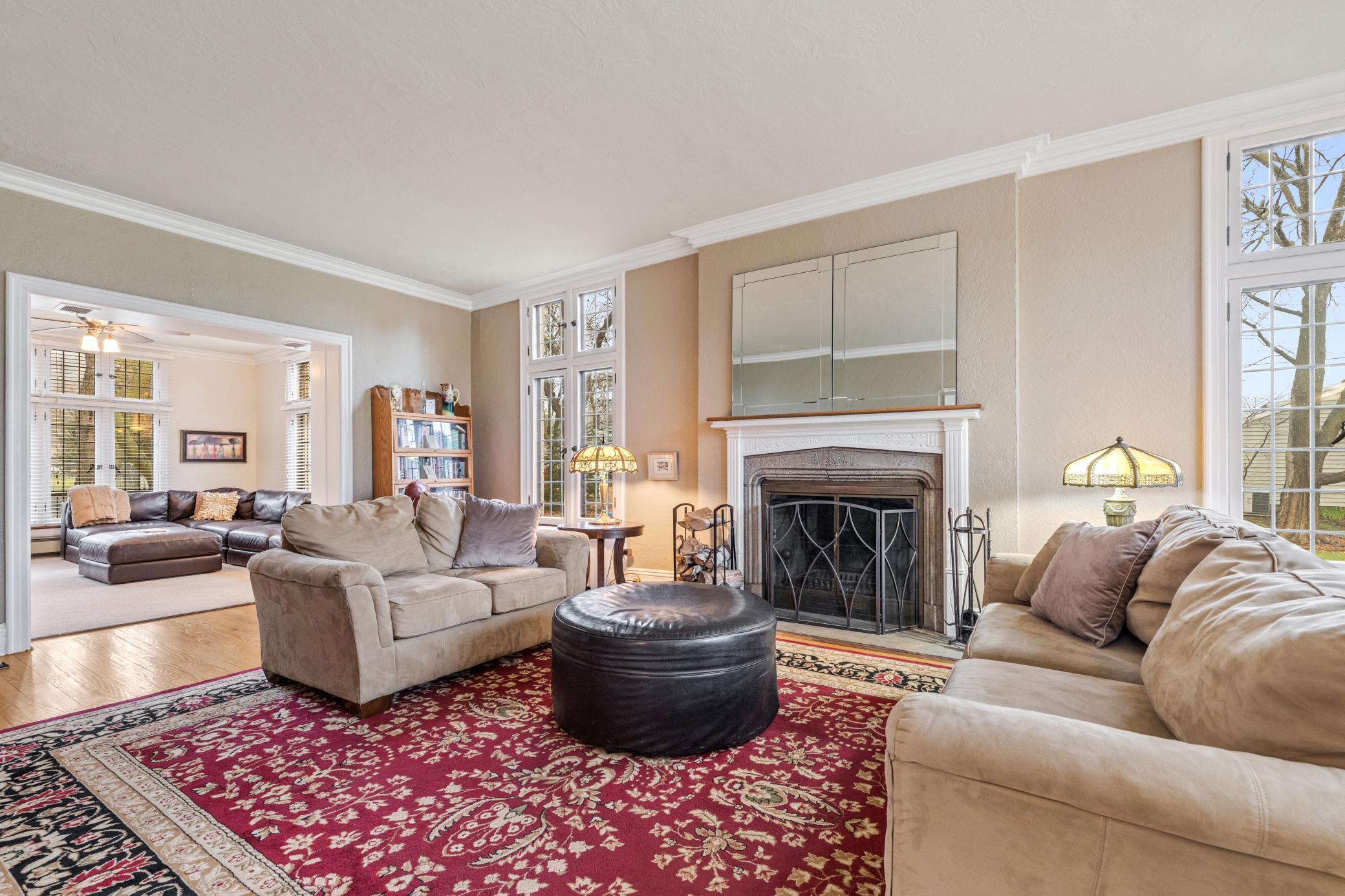 06 living room.jpg