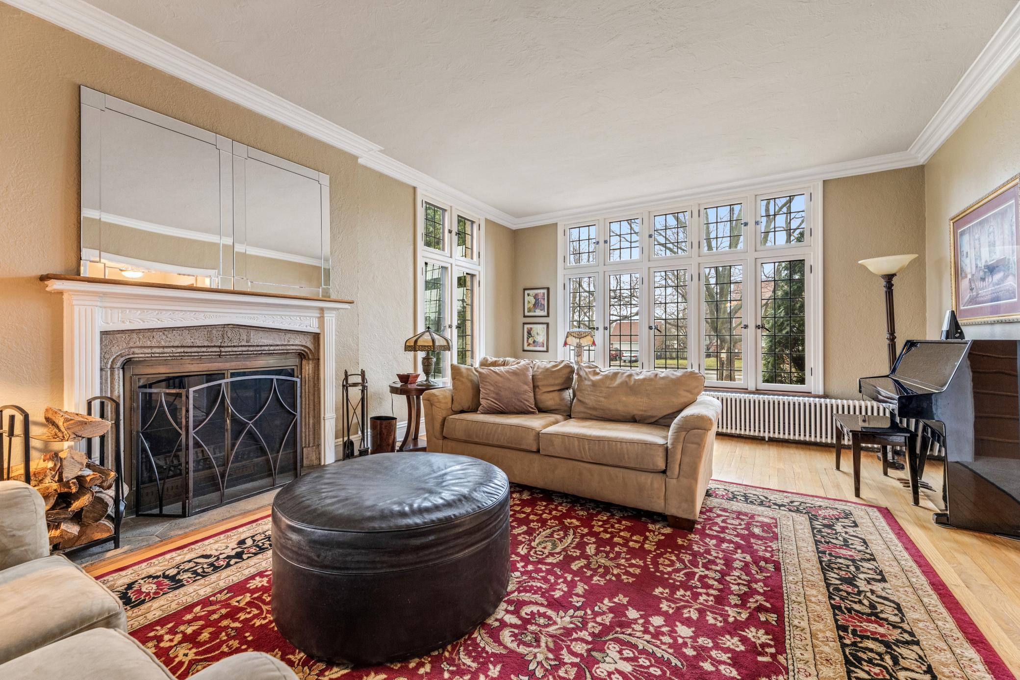 05 living room.jpg