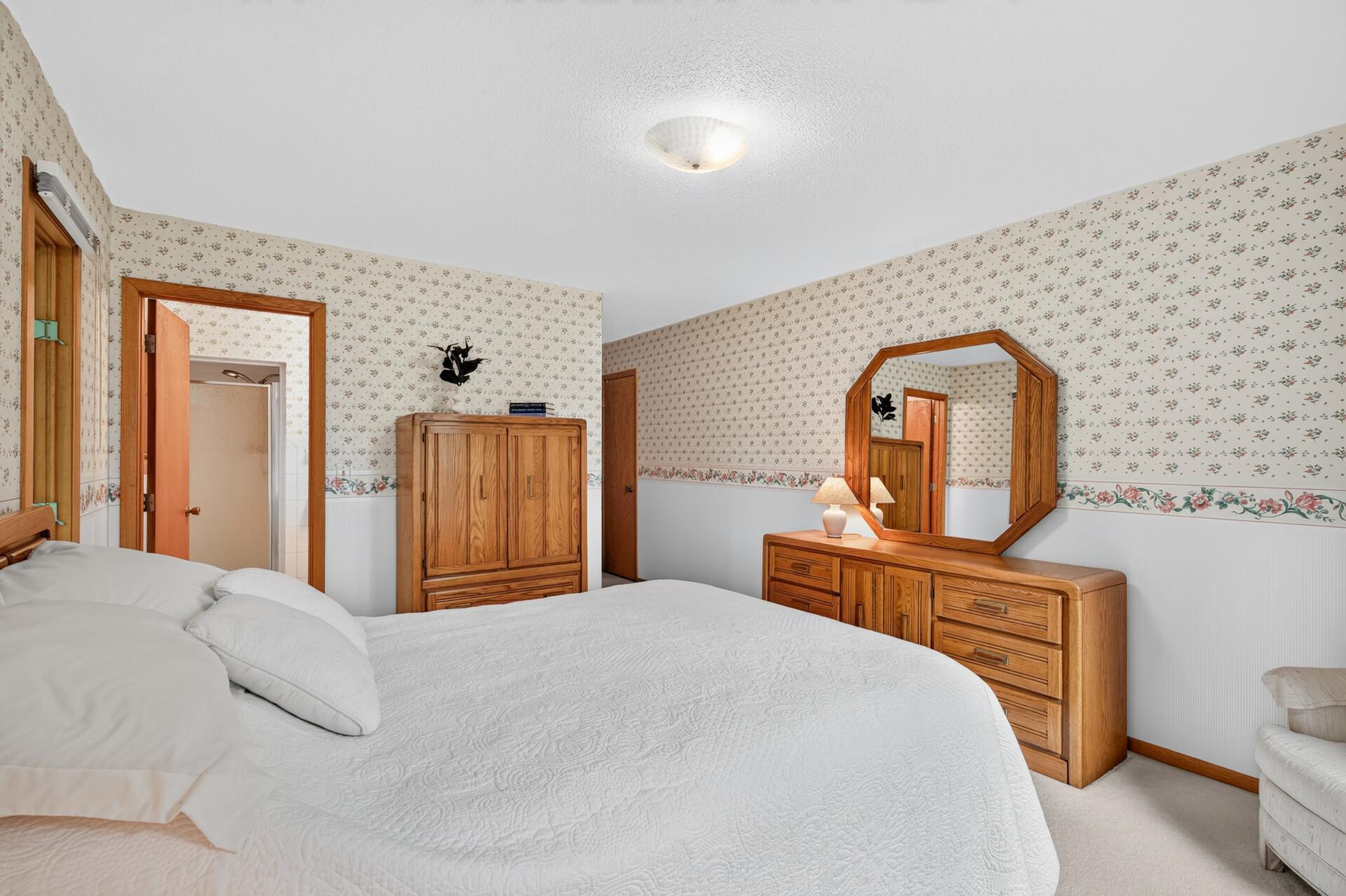 Plenty of space for a king size bed!