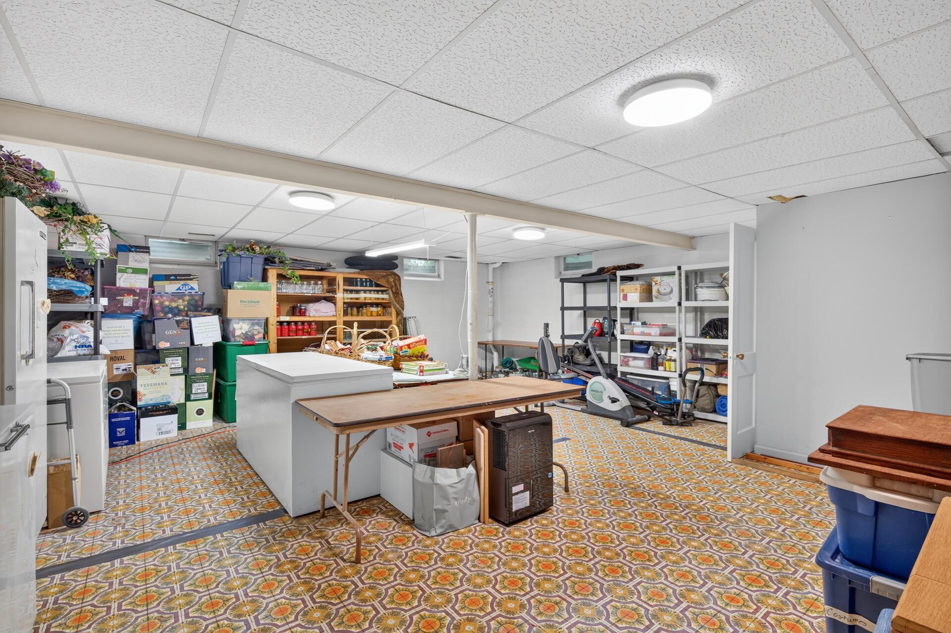 Spacious lower level amusement room!