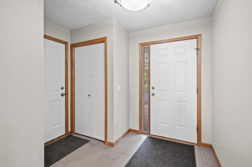 674 Lois Lane, Lino Lakes, MN 55014