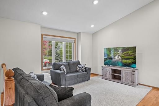 674 Lois Lane, Lino Lakes, MN 55014