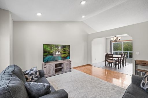 674 Lois Lane, Lino Lakes, MN 55014