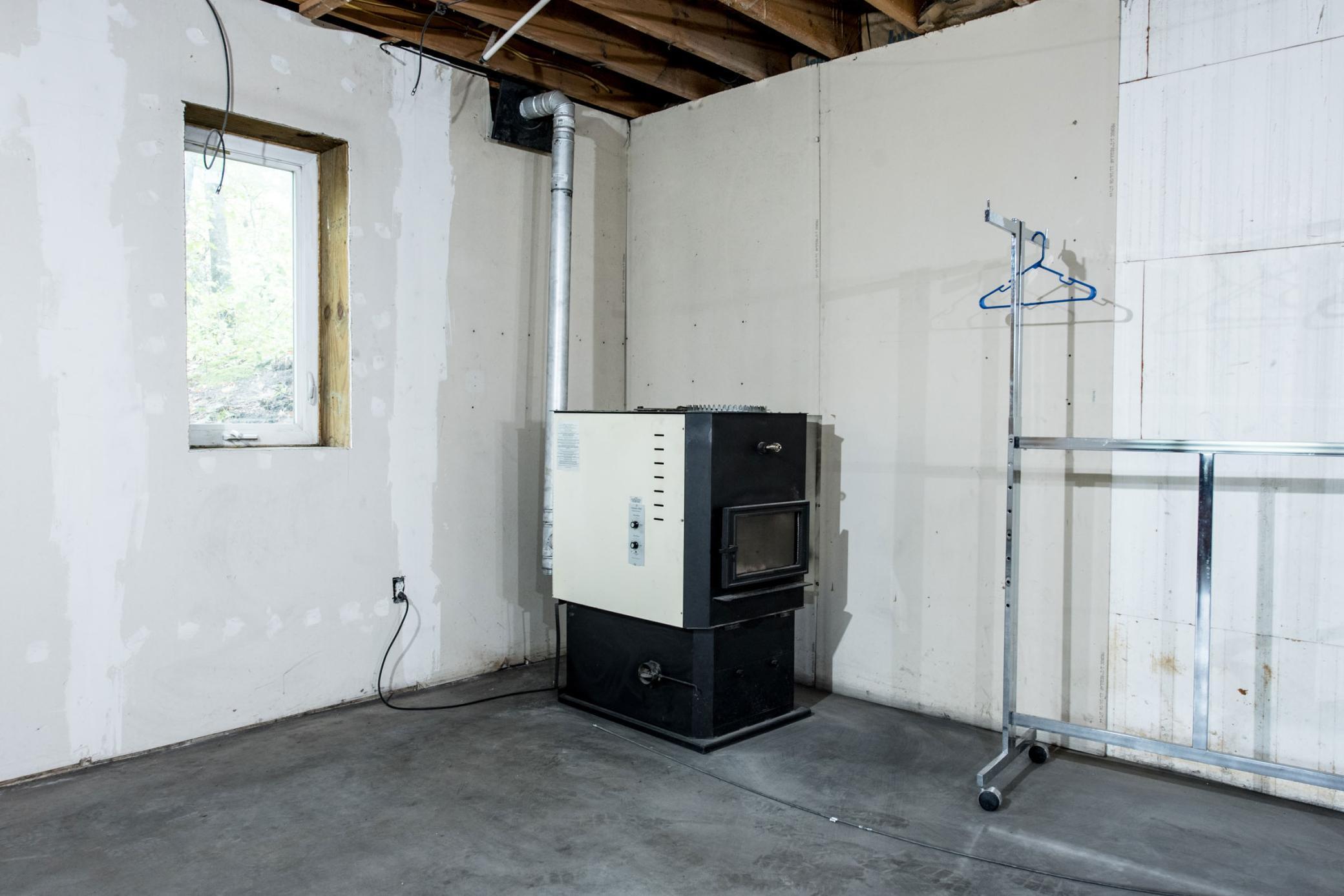 Pellet stove for heat