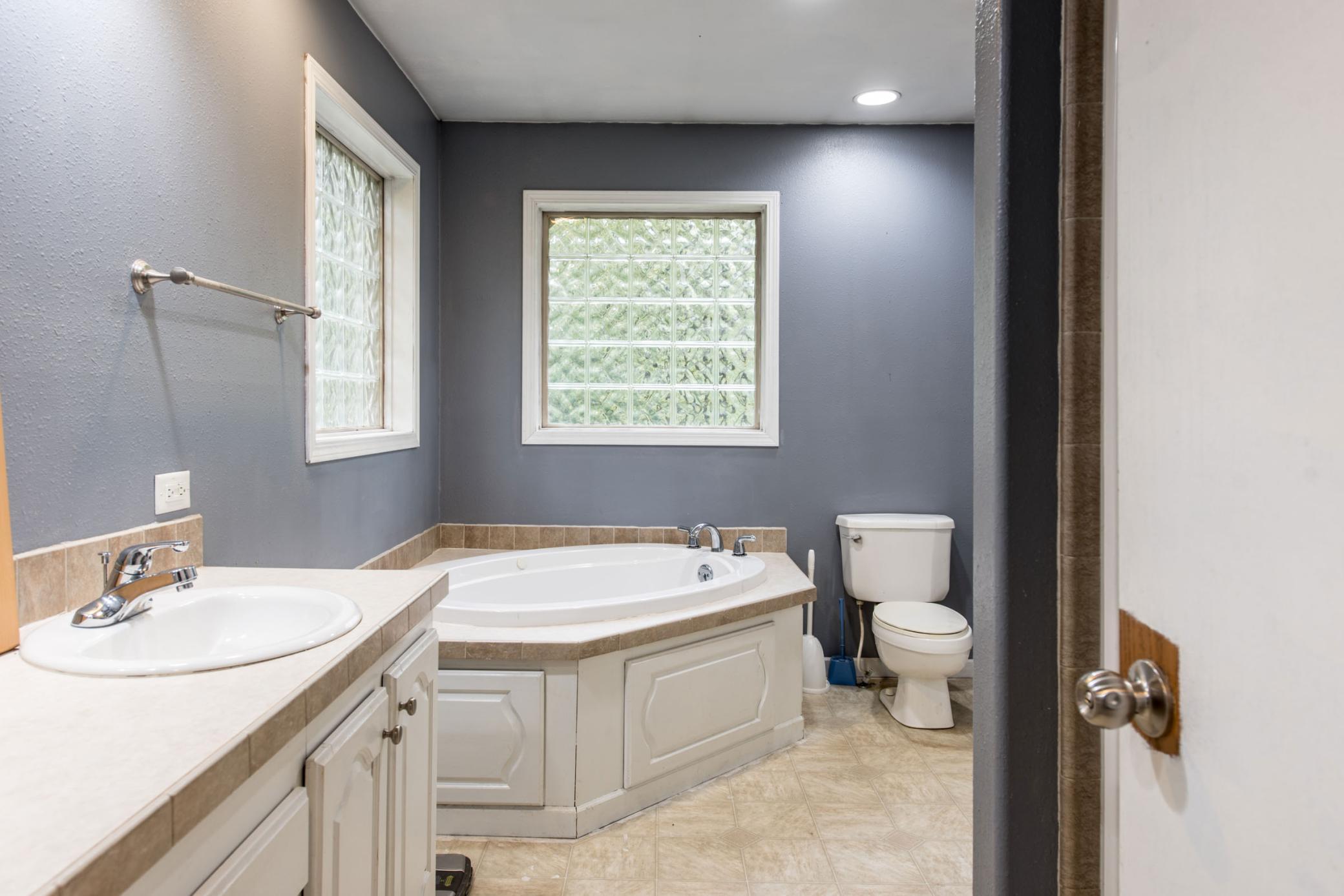 Jetted tub + separate shower
