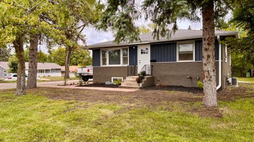 Super cute home! Pro pics coming Thursday