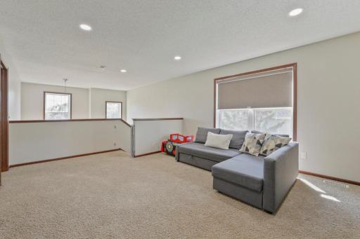 2321 Woodcrest Drive, Woodbury, MN 55129