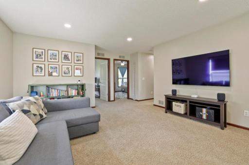 2321 Woodcrest Drive, Woodbury, MN 55129