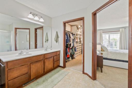 2321 Woodcrest Drive, Woodbury, MN 55129