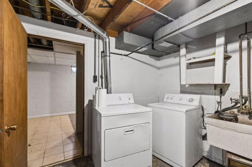 Laundry & Mechanical Room - 2222 Beech Street E