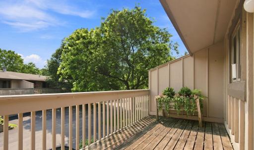 7232 Woodstock Drive, Bloomington, MN 55438