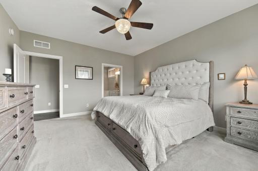 8275 Oakview Court N, Maple Grove, MN 55369