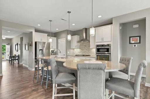 8275 Oakview Court N, Maple Grove, MN 55369