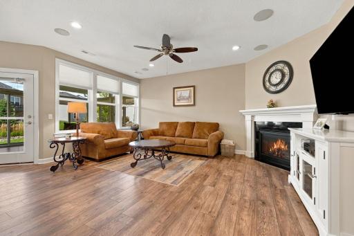 8275 Oakview Court N, Maple Grove, MN 55369
