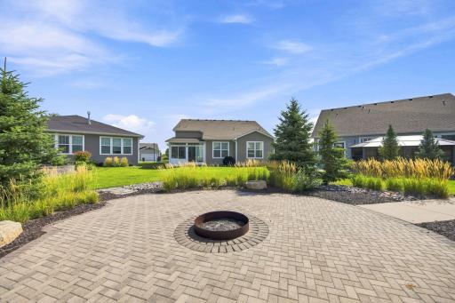 8275 Oakview Court N, Maple Grove, MN 55369