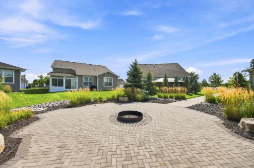 8275 Oakview Court N, Maple Grove, MN 55369
