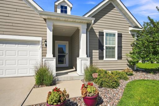 8275 Oakview Court N, Maple Grove, MN 55369