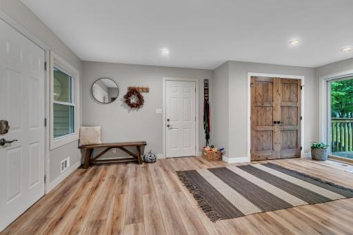 Great space for greeting guests or the long MN goodbyes!