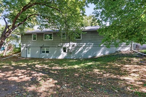 6913 Toledo Avenue N, Brooklyn Center, MN 55429