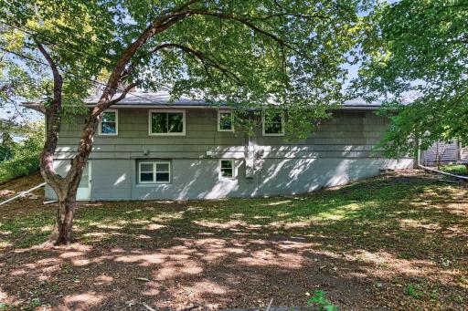 6913 Toledo Avenue N, Brooklyn Center, MN 55429