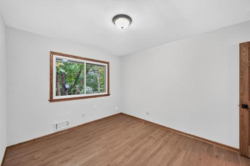 6913 Toledo Avenue N, Brooklyn Center, MN 55429