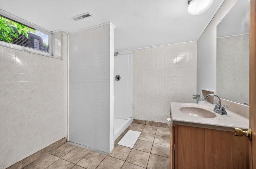 6913 Toledo Avenue N, Brooklyn Center, MN 55429