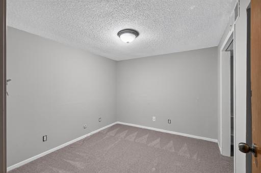 6913 Toledo Avenue N, Brooklyn Center, MN 55429