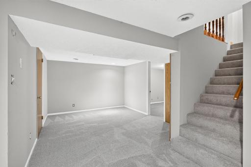 6913 Toledo Avenue N, Brooklyn Center, MN 55429