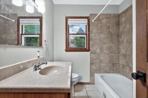 6913 Toledo Avenue N, Brooklyn Center, MN 55429