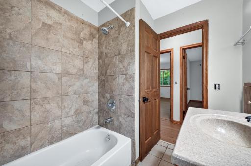 6913 Toledo Avenue N, Brooklyn Center, MN 55429