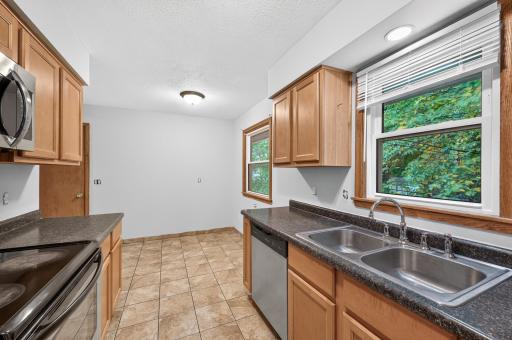 6913 Toledo Avenue N, Brooklyn Center, MN 55429