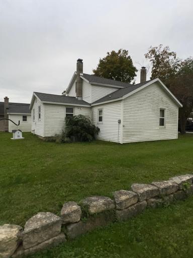 325 N 1st Street, Kellogg, MN 55945