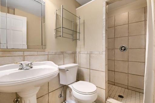 Bedroom 2 bathroom perfect for roommates and privacy