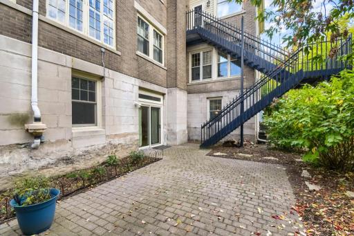 300 Ridgewood Avenue, 4, Minneapolis, MN 55403